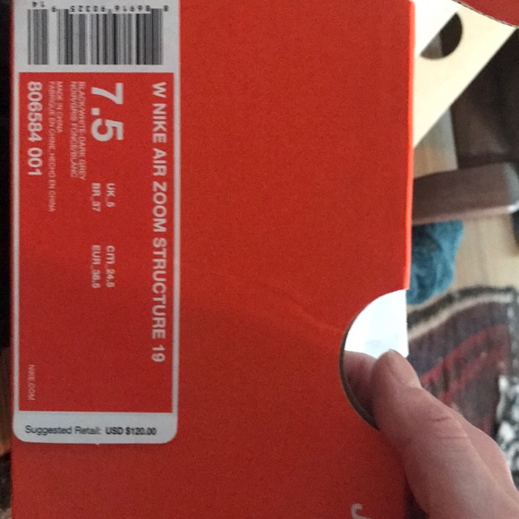 Nike Women’s 7.5 - Picture 4 of 5